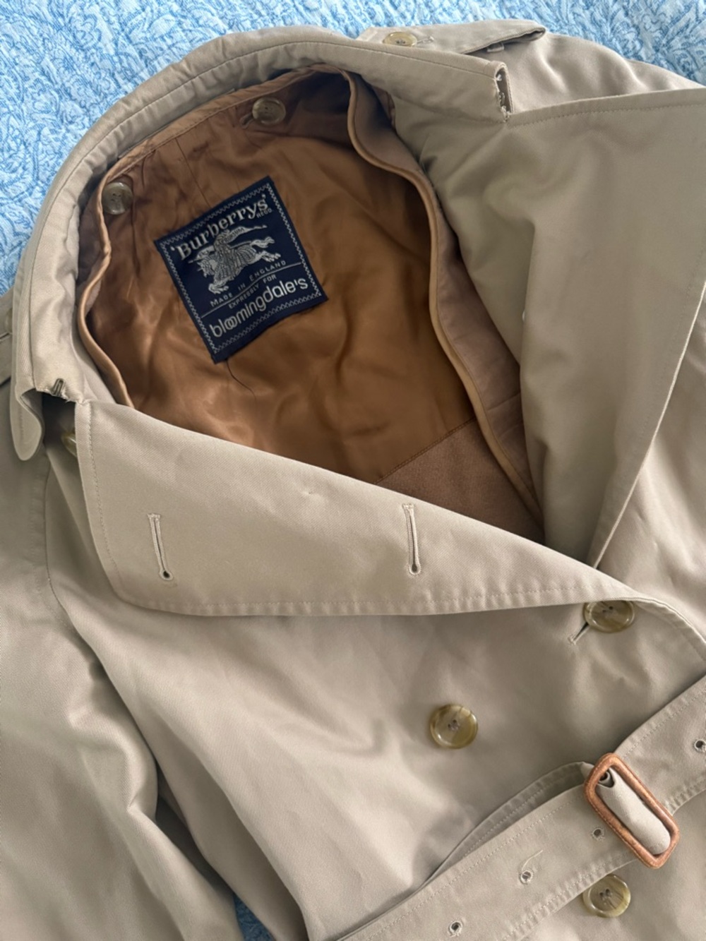Vintage Burberry Bloomingdale’s Tan Trench Coat - Picture 5 of 16